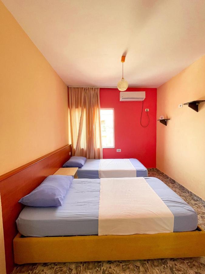 Hostel Andrey Саранда Экстерьер фото