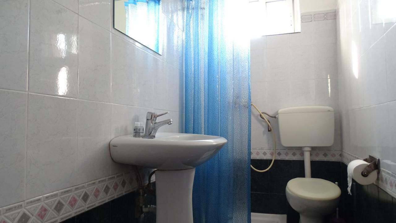 Hostel Andrey Саранда Экстерьер фото
